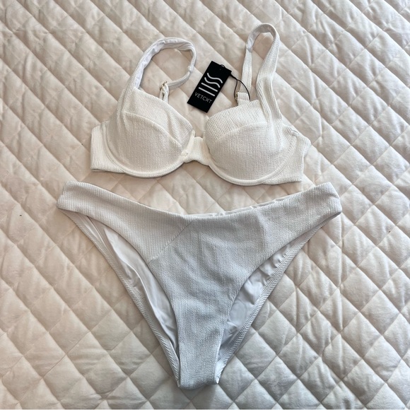 NWT Vetchy Laguna white textured Bikini Set Size Large - Picture 1 of 10